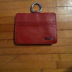 Pouchee purse organization